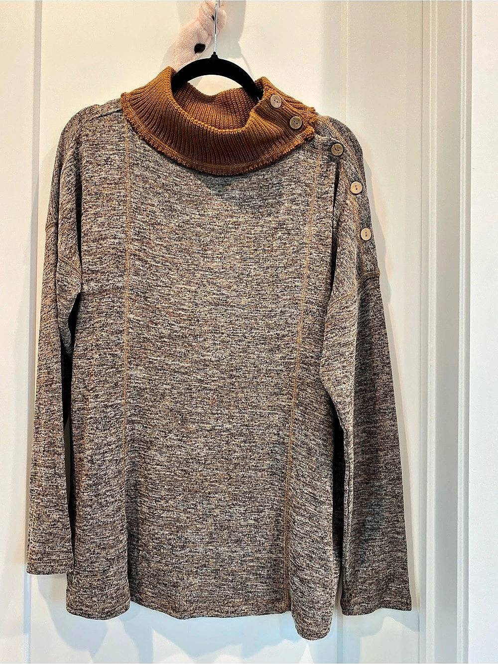 Doe & Rae Cowl Neck Sweater in Brown Size large
